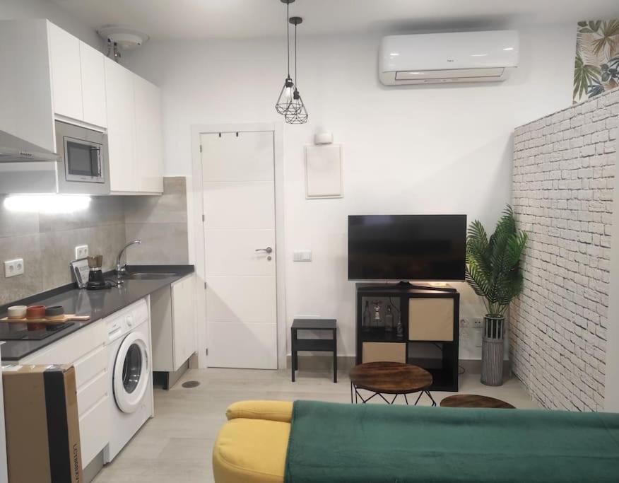 Comfortable Studio In Barrio Salamanca - Bejar マドリード エクステリア 写真